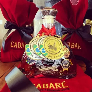 Cachaça Cabaré Extra Premium Garrafa (700ml)